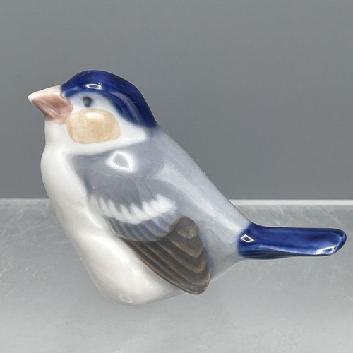 Royal copenhagen figurine 1040 - royal,