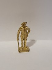Vintage Kinder Metal Mettalfiguren French Musketeers No. 2 Gold Scame