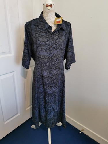 Bnwt cotton traders - traders, size