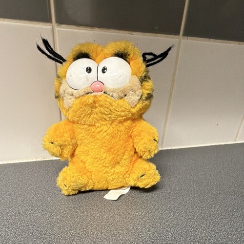 Vintage garfield dakin plush - garfield,