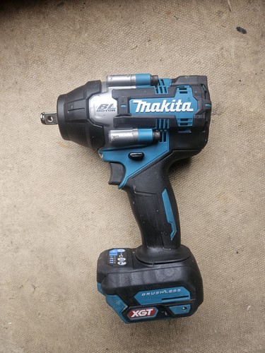 Milwaukee 40v nut - 40v,