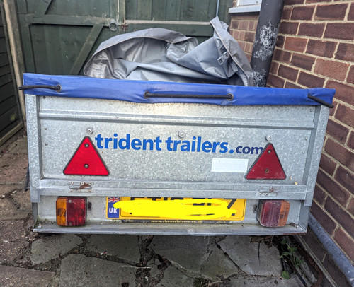 Trident unbraked single-axle