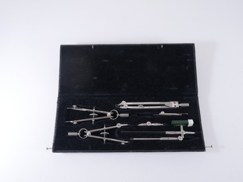 Vintage 202 cased - bb,