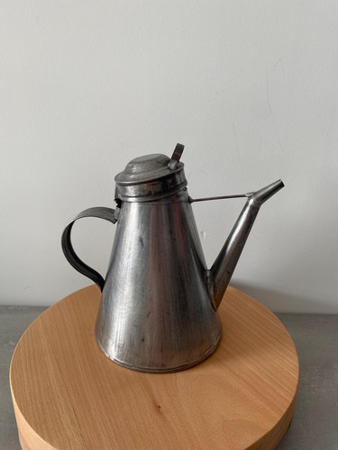 Vintage tin water