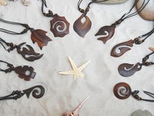 10 NEW MIX DESIGN NEW BROWN MAORI STYLE SYMBOLIC WOODEN CARVED NECKLACES / n083