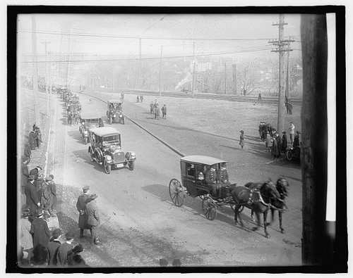 Photo dewey funeral procession - photo:dewey,