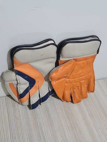 Wicket keeper gloves