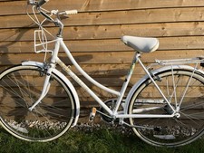 Raleigh Caprice Ladies flowers