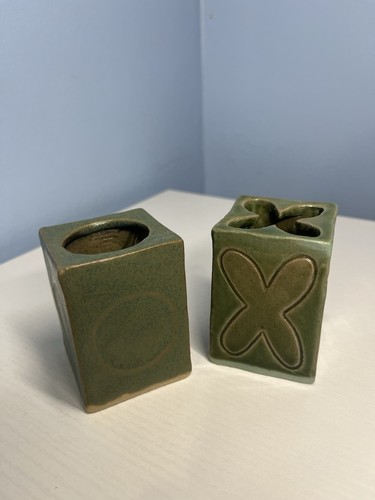 Two ceramic flower - two,