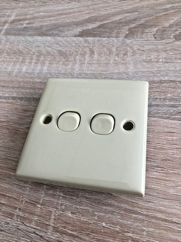 Clipsal e32 3sa beige - e32/2/3sa, gang