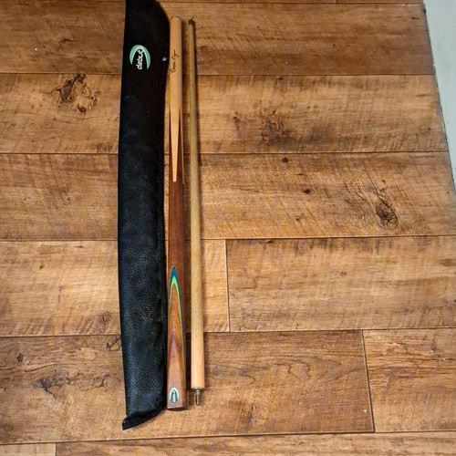 Debut snooker cue piece with - cue,