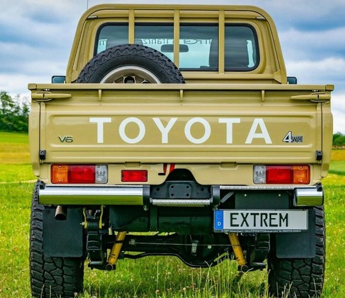 Toyota hilux sticker tailgate - toyota,