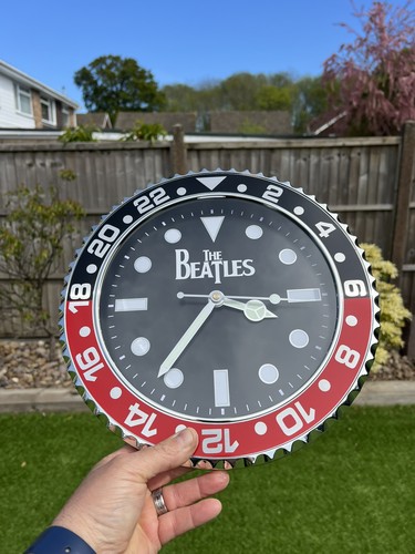 Designer wall clock 30cm round