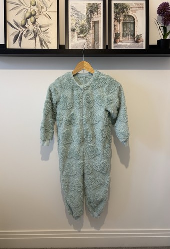 Soft and cozy sage green - , heart