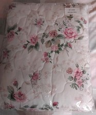 vintage flowered polyester and Cotton double bedspread drop down sides