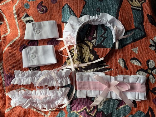 Official pink and white maid - pink,