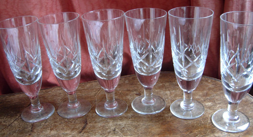 Six cut glass vintage