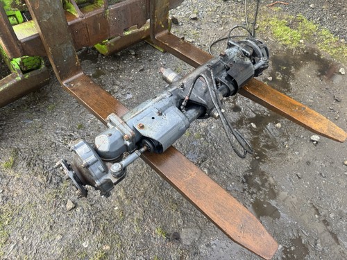 Kubota l3830 front axle - kubota,