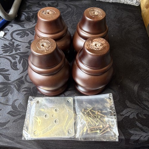 Set brown turned round - of, 4