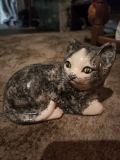 Beautiful Tey Pottery cat