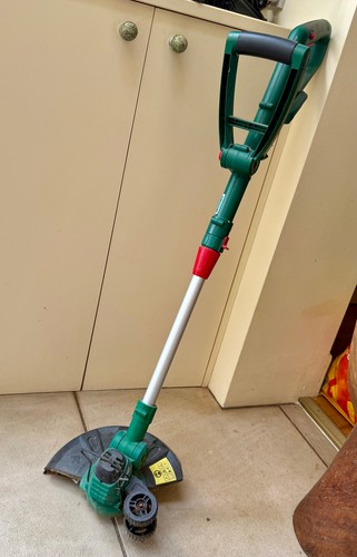 Qualcast cordless strimmer - cordless, strimmer/