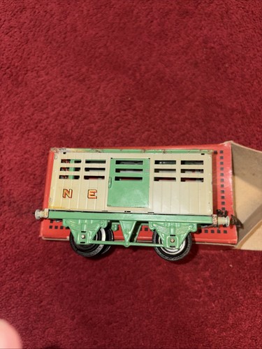 Hornby series gauge cattle - series,