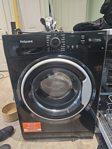 Hotpoint washing machine 9kg - washing,