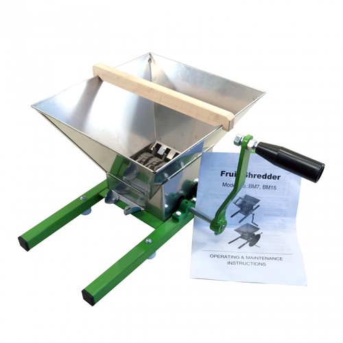 Manual fruit scratter - scratter, crusher