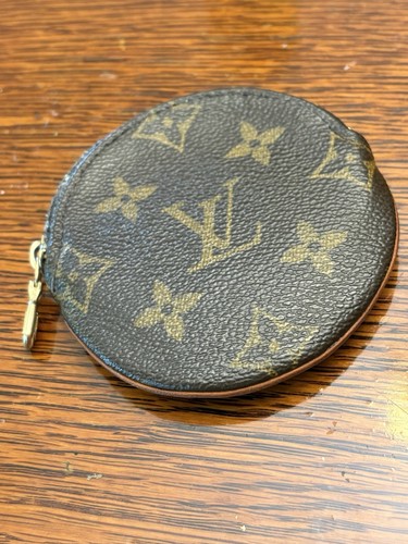 Louis vuitton round coin - louis,