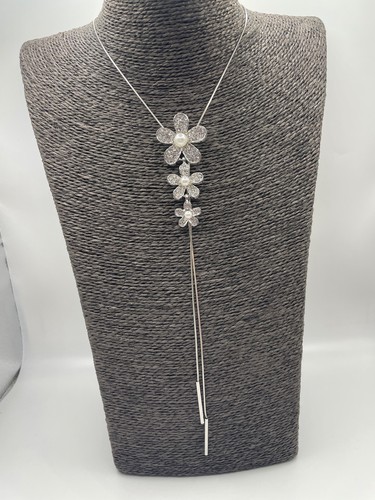 Silver tone lariat style