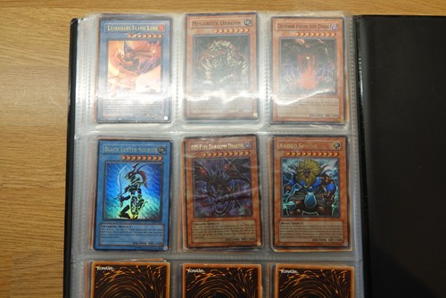 Card binder - yu-gi-oh!,