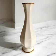 G0004 Elegant White Vase with