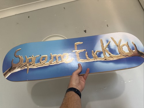 Supreme fingers skateboard - u,