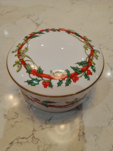 Royal worcester holly - worcester,