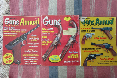 Lot vintage guns annual - lot, of