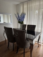 Elegant Table  And Chairs