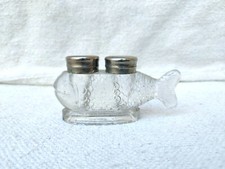 Vintage 2 Compartments Fish