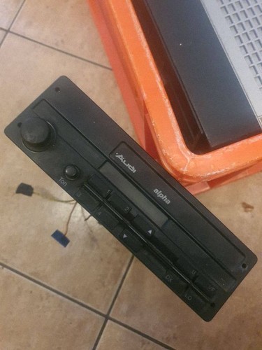 Audi 1993 radio cd - 80,