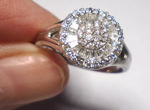 18ct white gold diamond - 18ct,