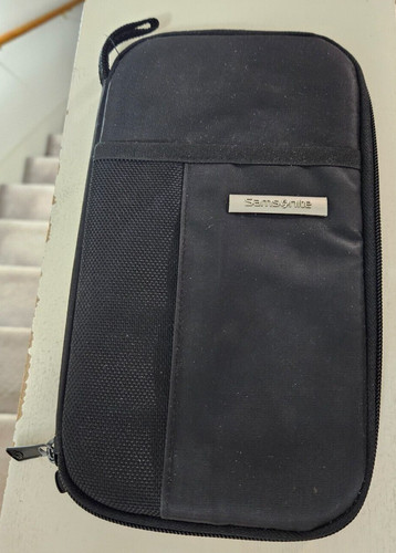 Used samsonite zip close - samsonite,