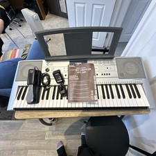 Yamaha PSR E323 Digital Keyboard YPT320 With MANUAL/STAND/PSU/STAGG SUSPED10