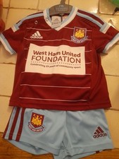 New WITHOUT  TAG6 - 9 Months Old West Ham United Home Football Shirt AND SHORTS 