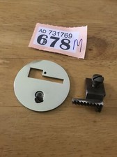 SINGER 28K SEWING MACHINE FEED DOGS & NEEDLE THROAT PLATE + SCREWS list 678M