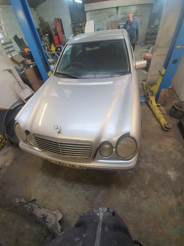 Breaking mercedes class w210 - mercedes, e