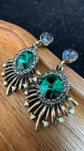 Antiqued gold tone - gold,