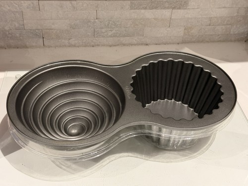 Wilton giant spiral cupcake - wilton,