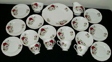 NICE VINTAGE GAINSBOROUGH 19 PIECE FINE BONE CHINA TEA SET WITH ROSES DESIGNS