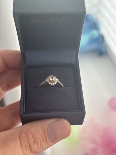 9ct white gold - white, and