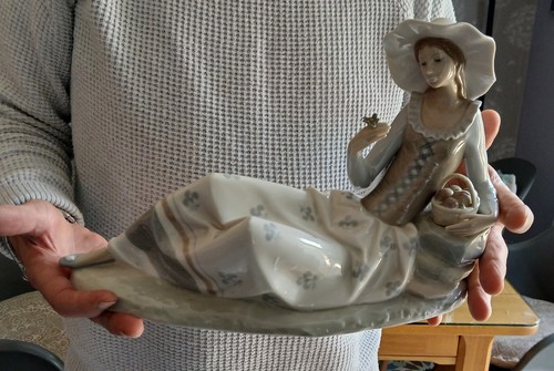 Lladro nao languid - nao, lady
