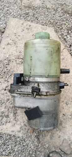 Volkswagen polo steering pump - polo,